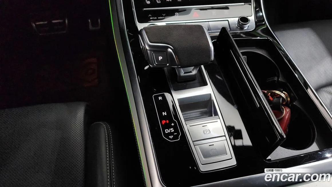 Audi Q7 2021 из KR, фото 9