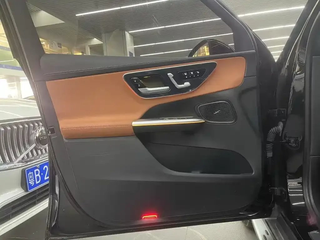 Mercedes-Benz GLC 2024 из CN, фото 2