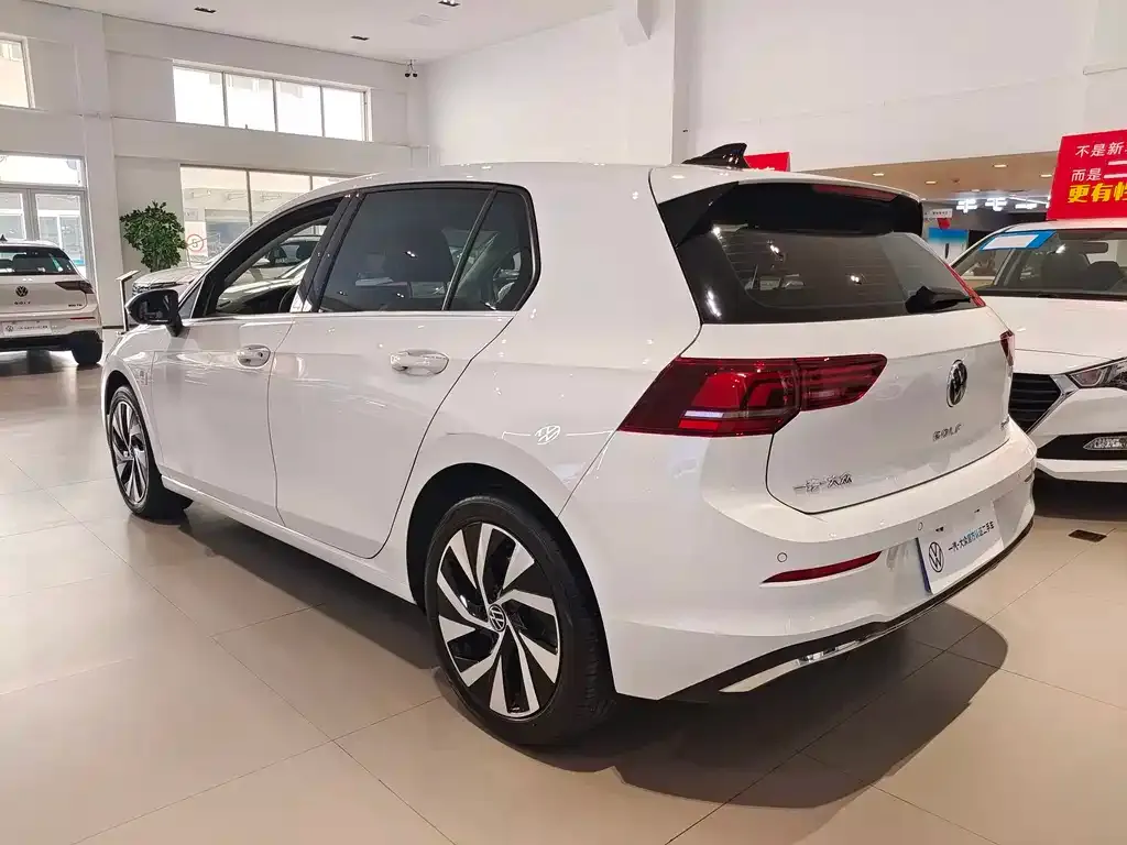 Volkswagen Golf 2025 из CN, фото 3