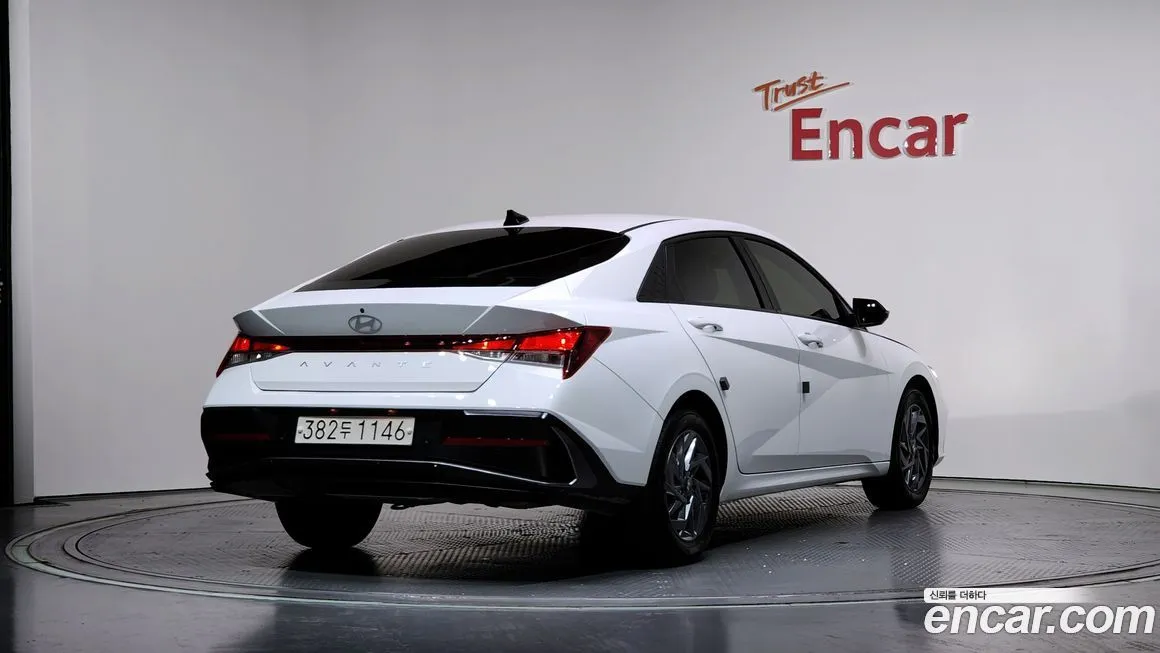 Hyundai AVANTE — фото 3