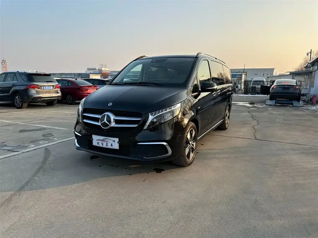Mercedes-Benz V-Class 2023 из CN, фото 1