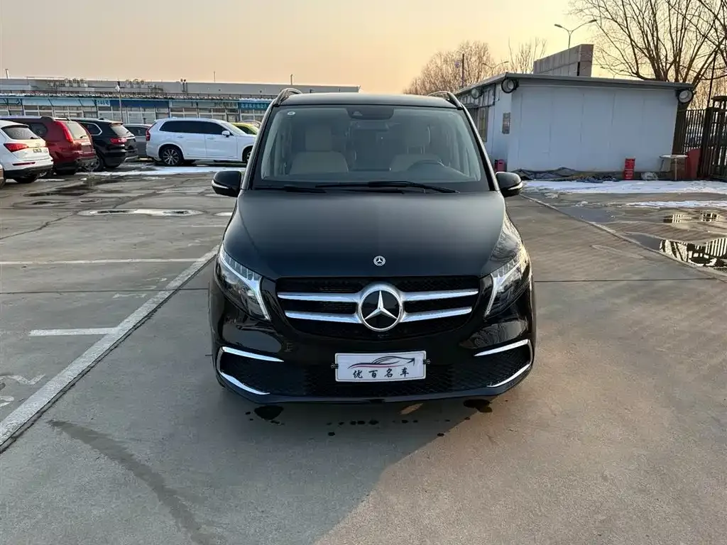 Mercedes-Benz V-Class 2023 из CN, фото 2