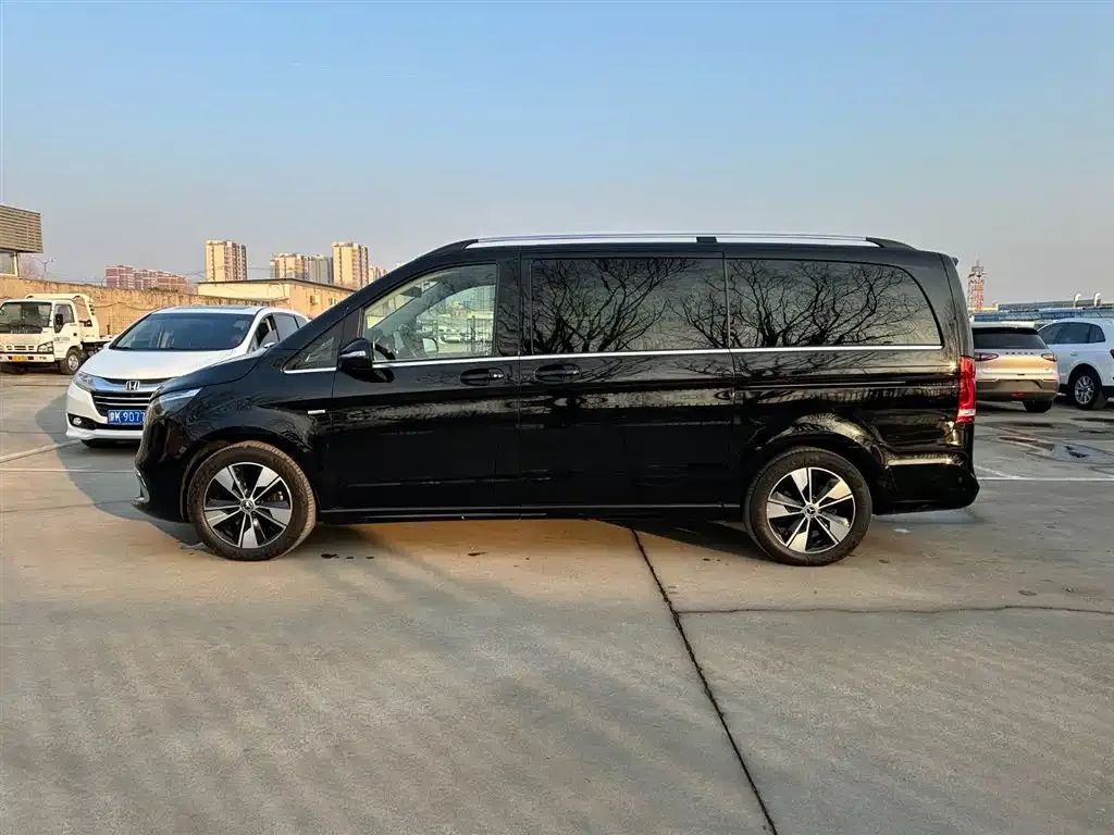 Mercedes-Benz V-Class 2023 из CN, фото 6