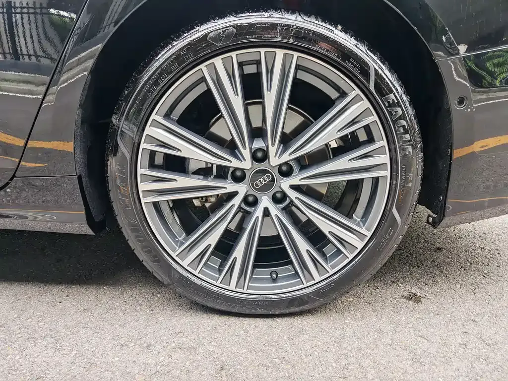 Audi A6L 2024 из CN, фото 8