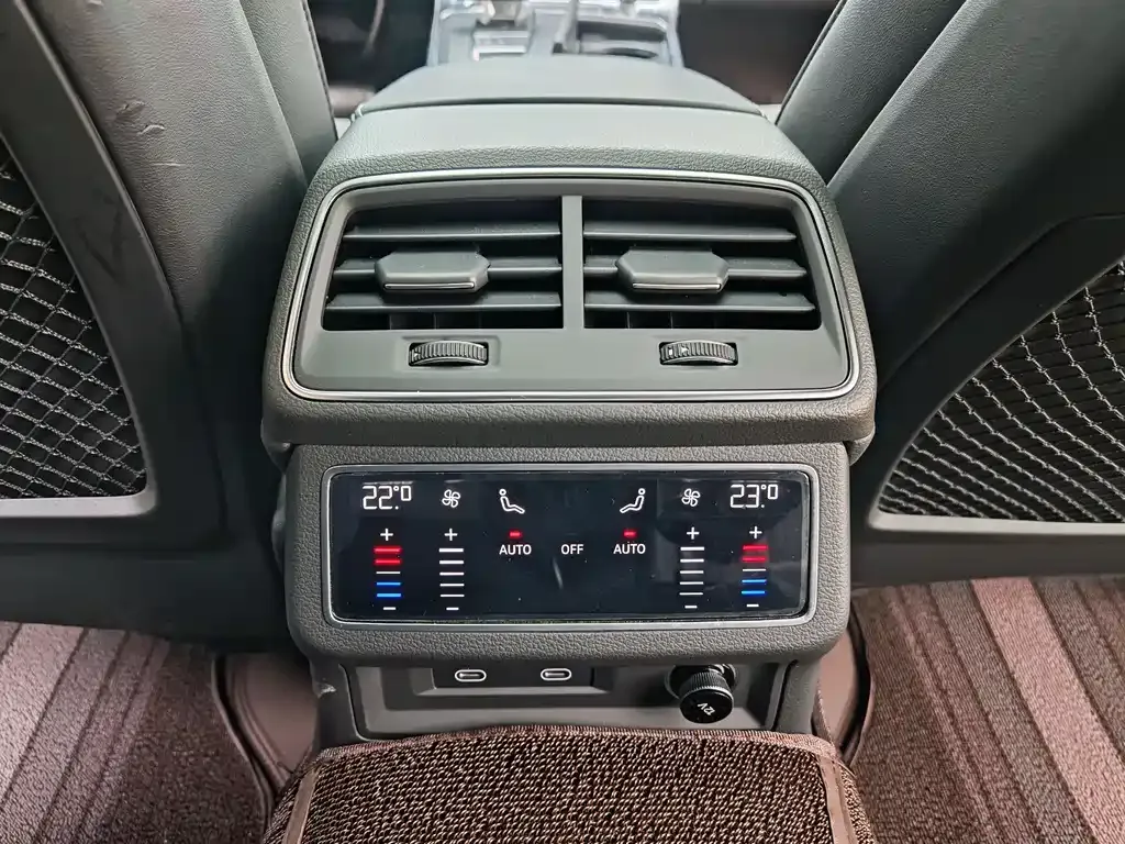 Audi A6L 2024 из CN, фото 2