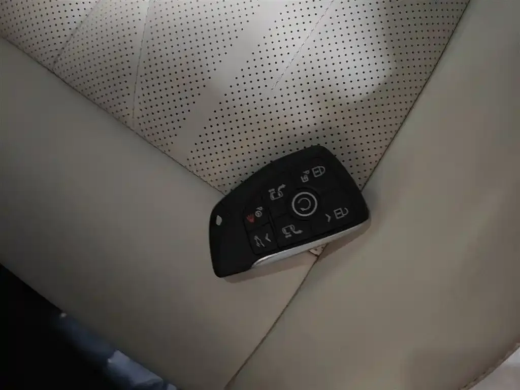 Buick GL8 Hybrid 2024 из CN, фото 2