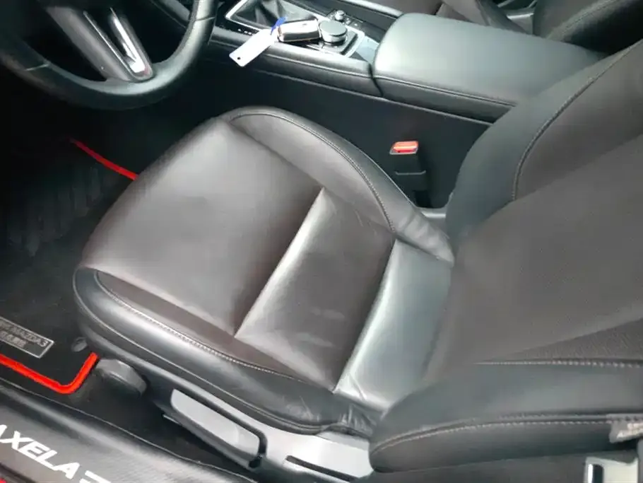 Mazda 3 Axela 2021 из CN, фото 4
