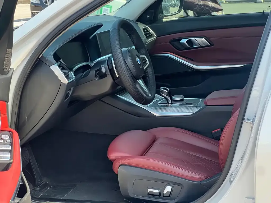 BMW 3 Series 2021 из CN, фото 10