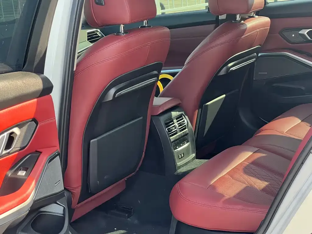 BMW 3 Series 2021 из CN, фото 2