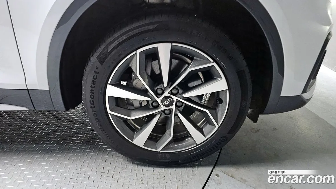 Audi Q5 2024 из KR, фото 8