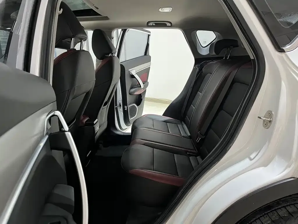 Geely Binyue 2021 из CN, фото 2