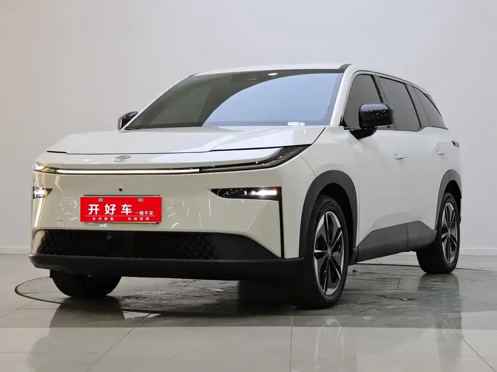 Toyota Platinum 3X 2025 из CN, фото 1