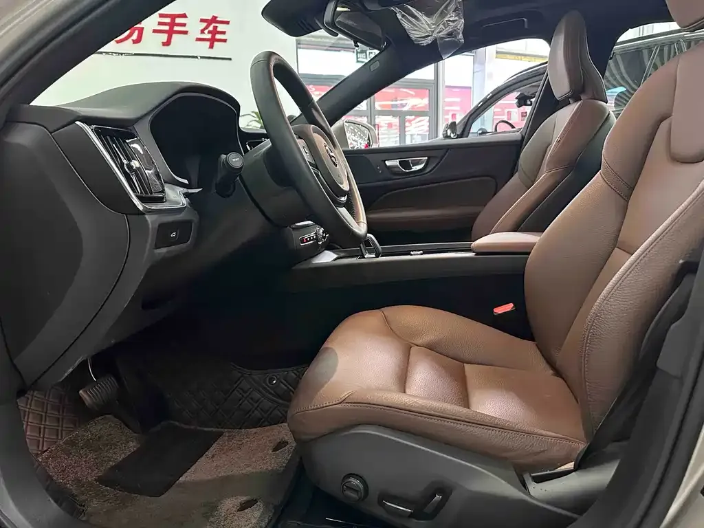 Volvo S60 2025 из CN, фото 10