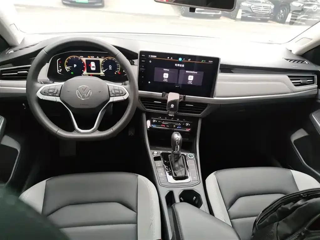 Volkswagen Bora 2024 из CN, фото 9