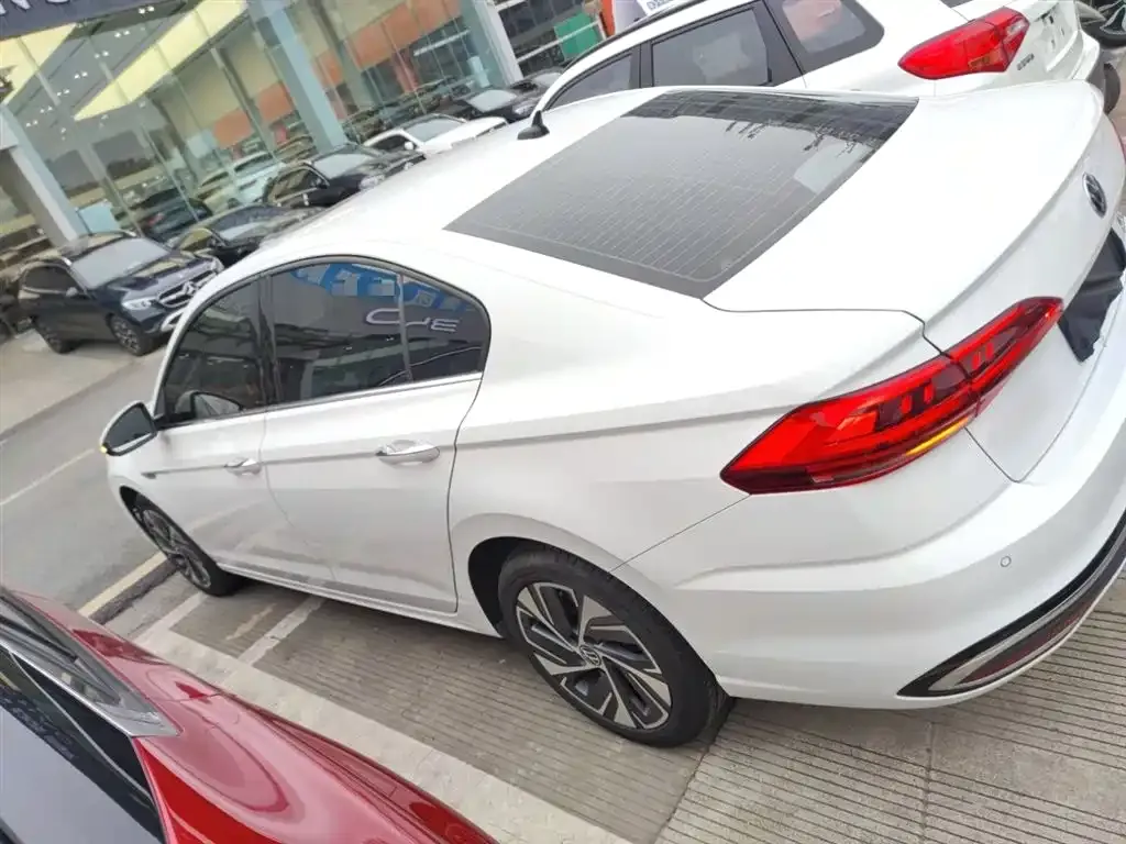 Volkswagen Bora 2024 из CN, фото 10