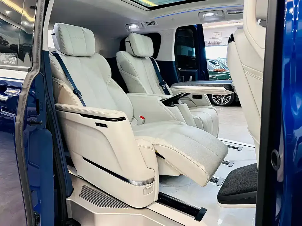 Buick Century 2023 из CN, фото 2