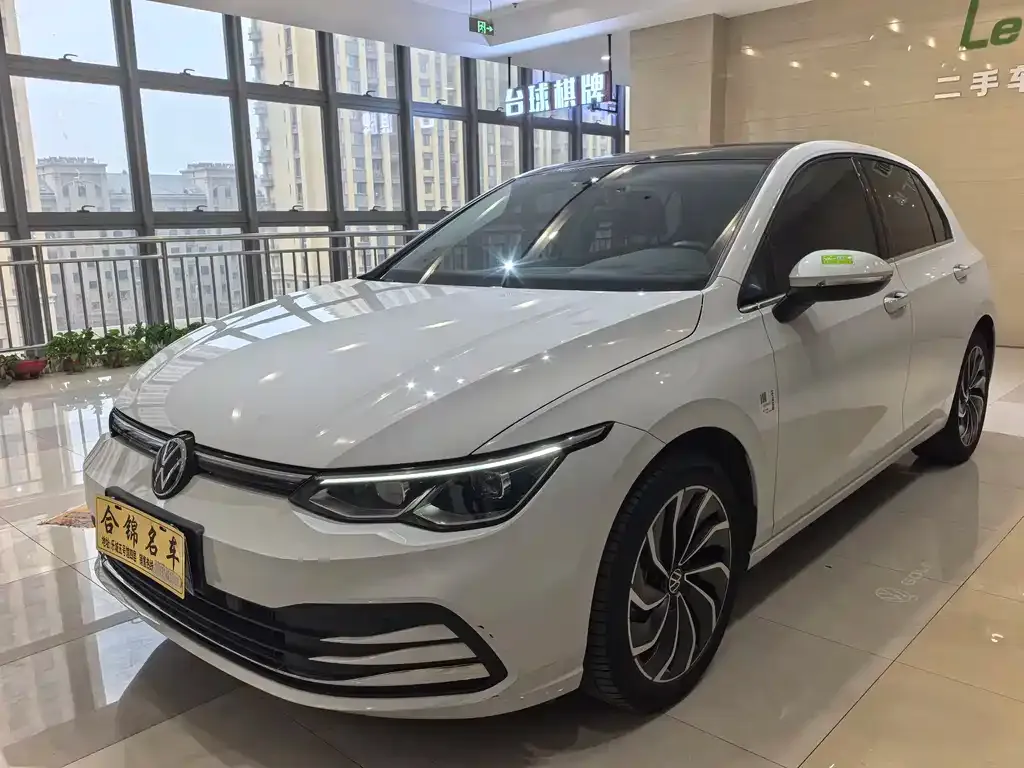 Volkswagen Golf 2023 из CN, фото 1
