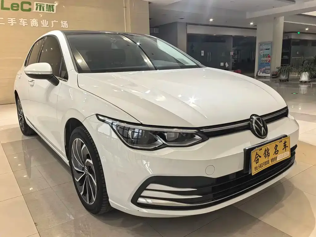 Volkswagen Golf 2023 из CN, фото 3