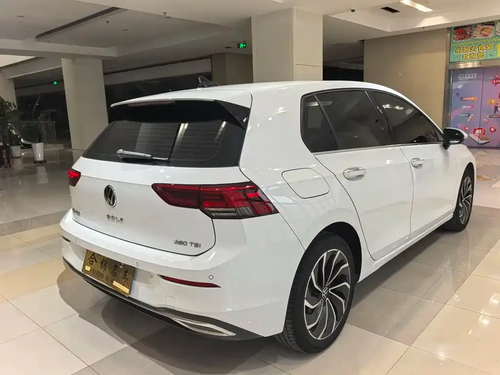 Volkswagen Golf 2023 из CN, фото 5