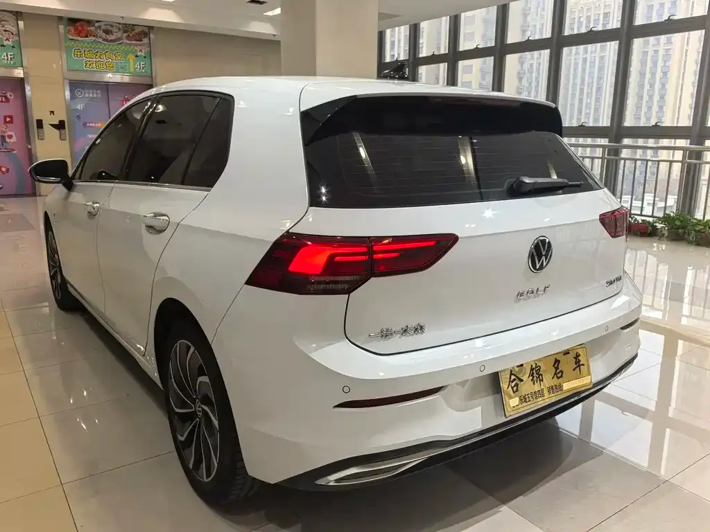 Volkswagen Golf 2023 из CN, фото 6
