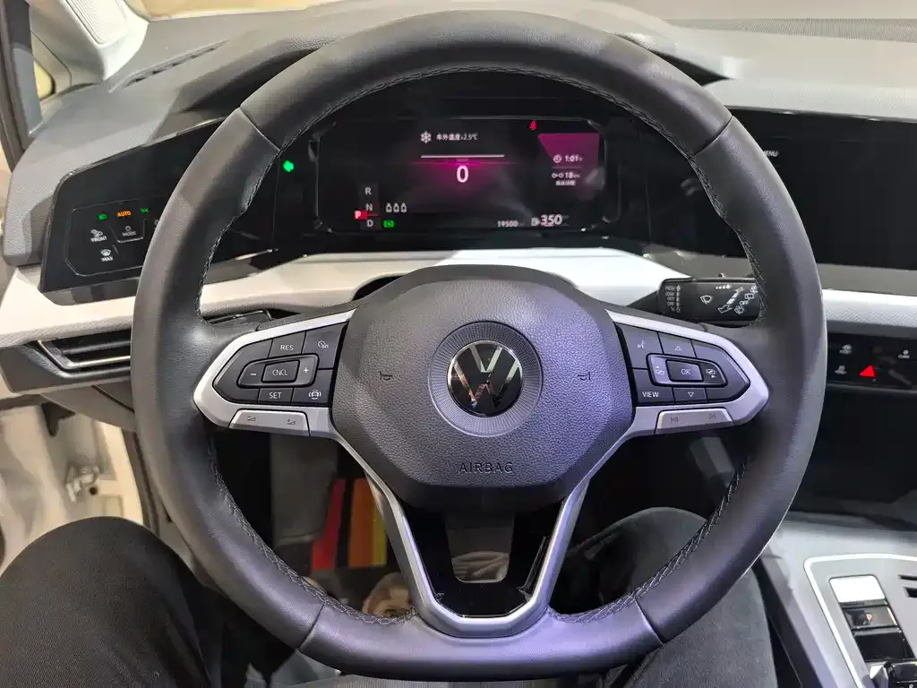 Volkswagen Golf 2023 из CN, фото 7