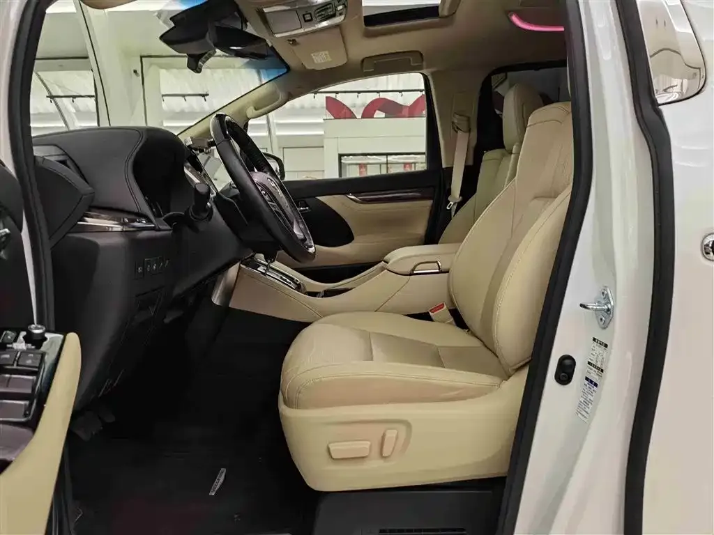 Toyota Vellfire 2022 из CN, фото 3