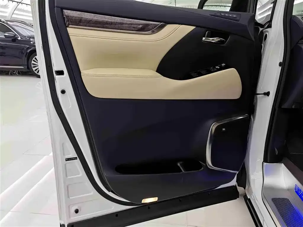 Toyota Vellfire 2022 из CN, фото 7