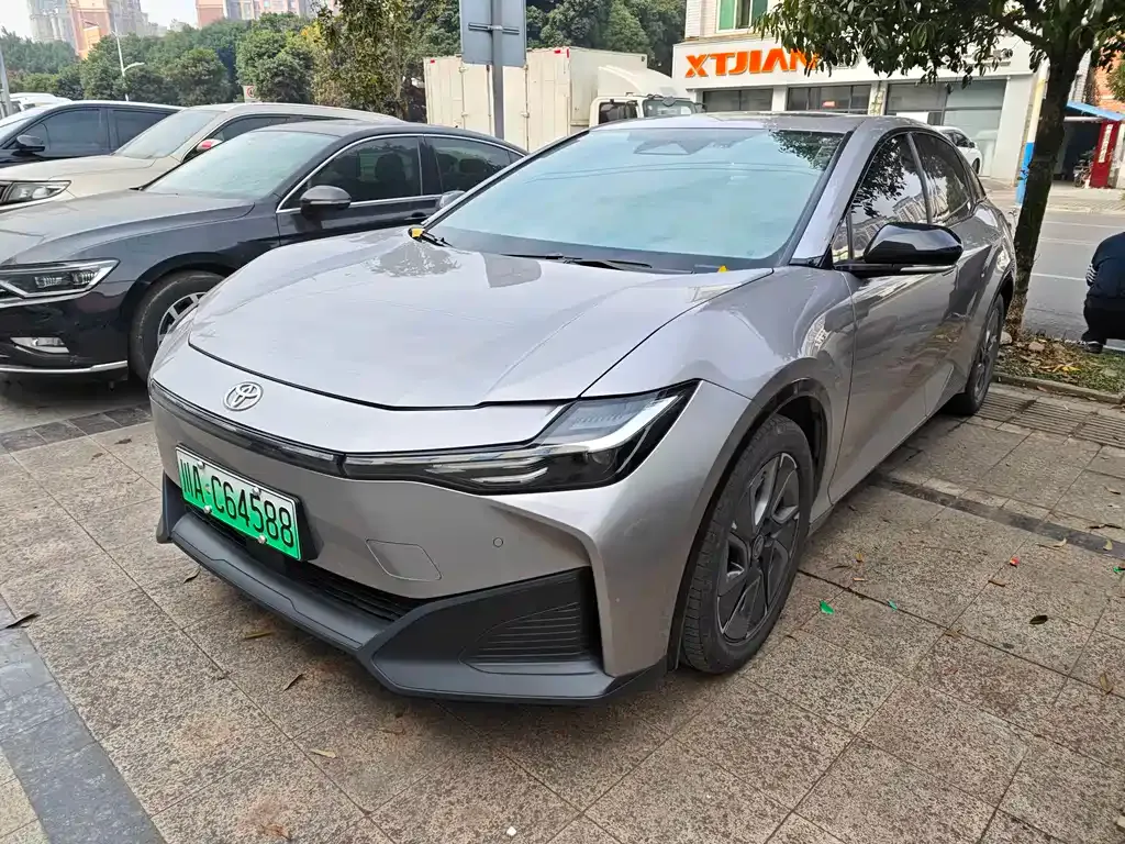 Toyota bZ3 2025 из CN, фото 1