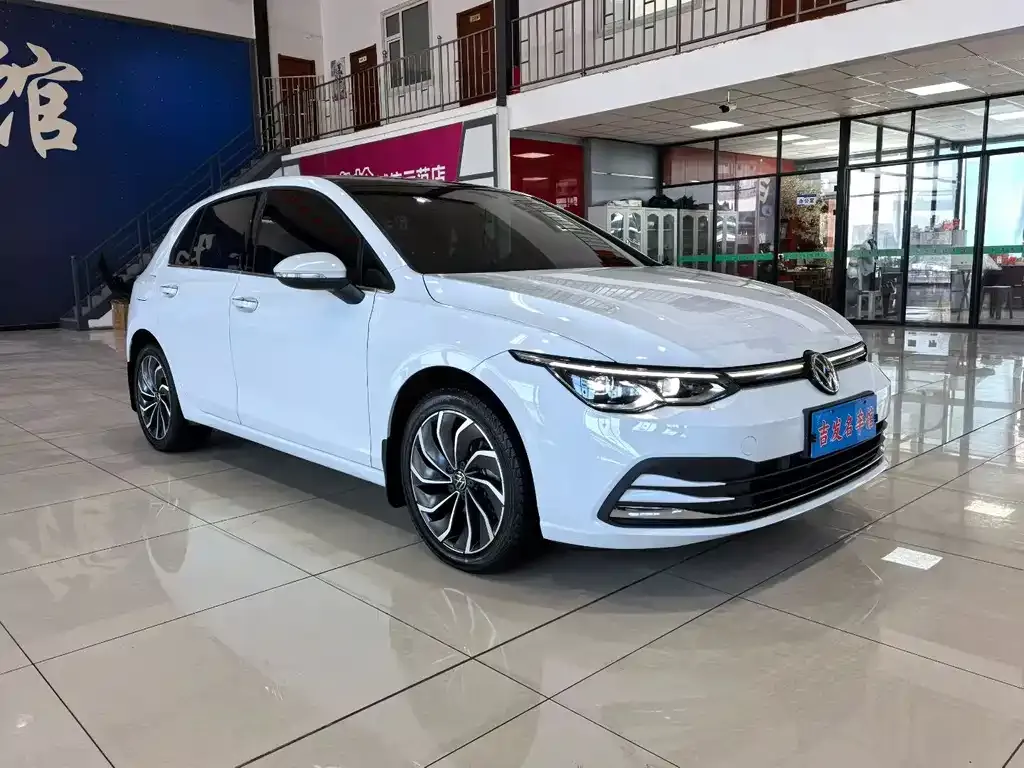 Volkswagen Golf 2023 из CN, фото 8