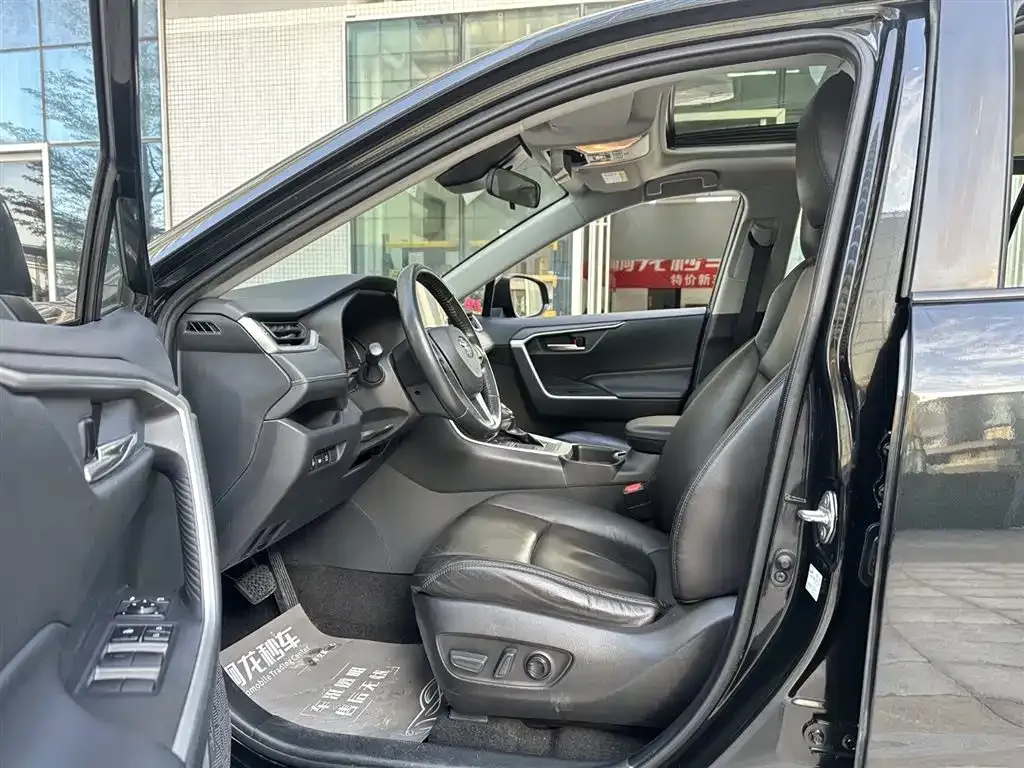 Toyota RAV4 2022 из CN, фото 7