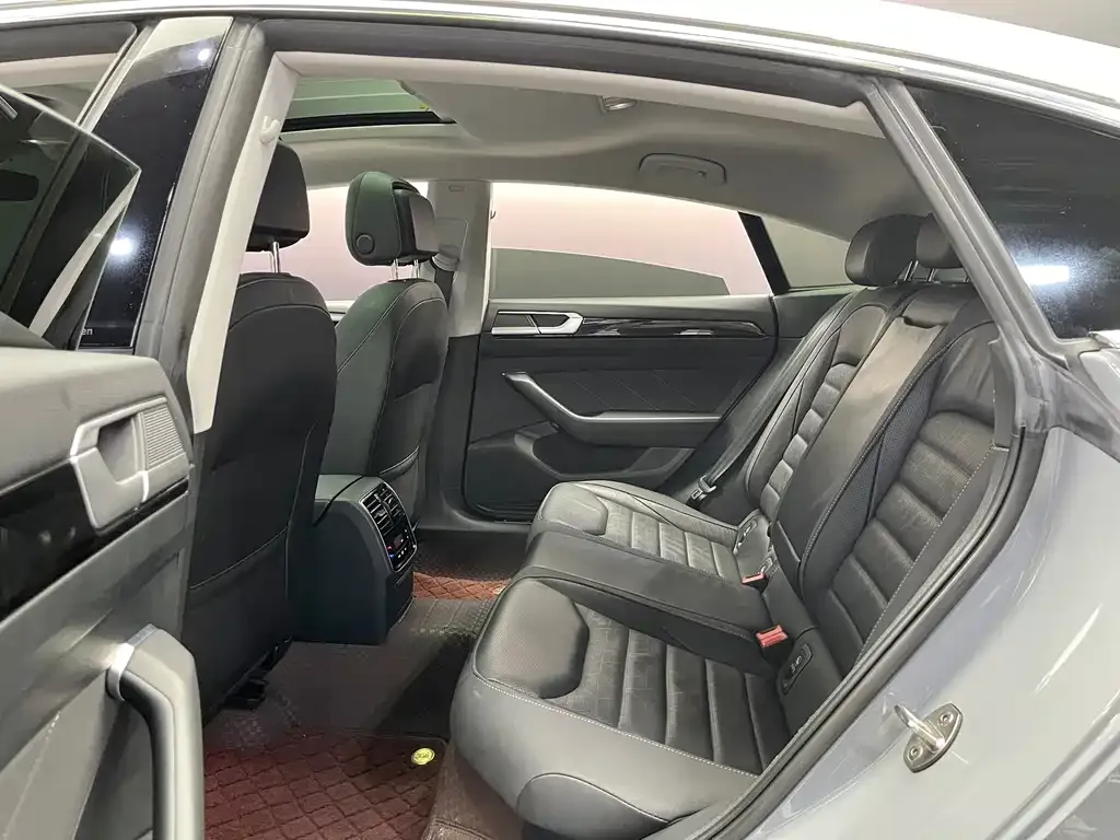 Volkswagen CC 2022 из CN, фото 4