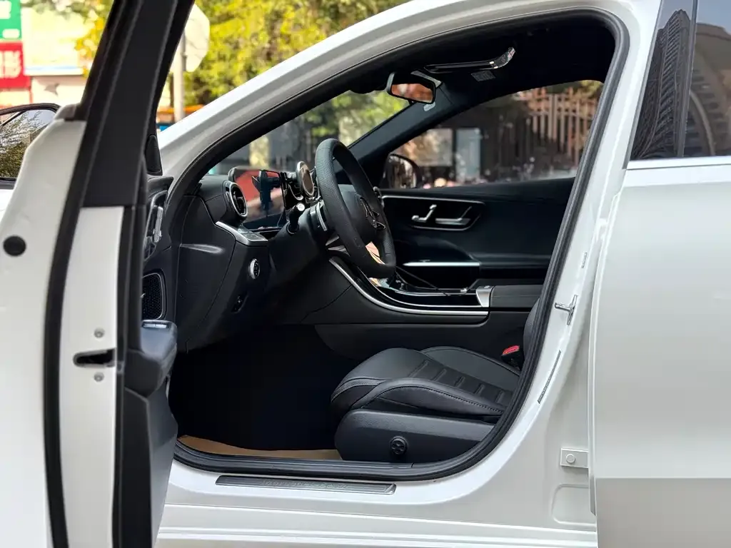 Mercedes-Benz C-Class 2023 из CN, фото 2