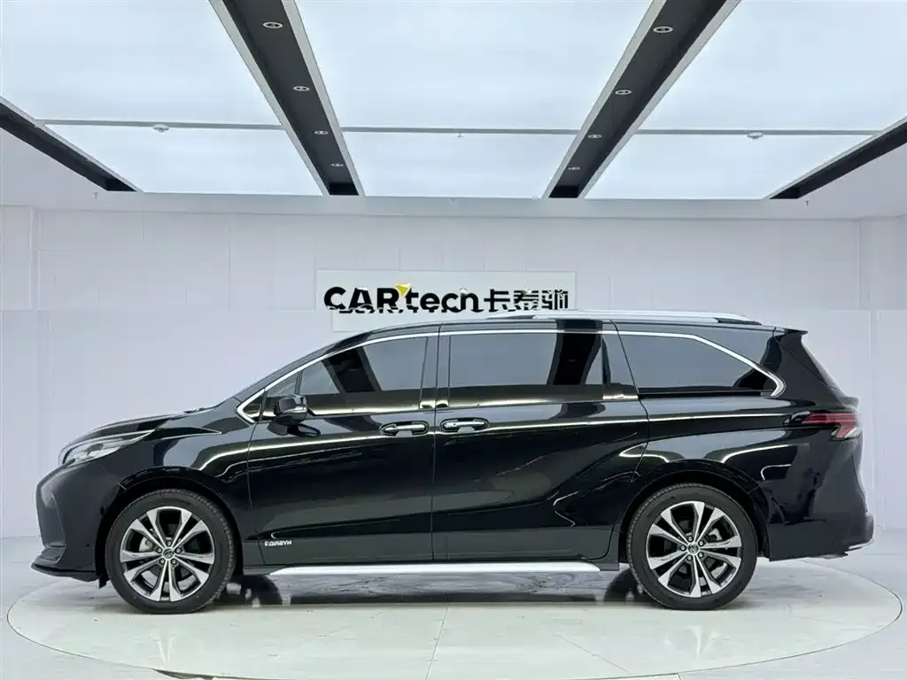 Toyota Granvia 2024 из CN, фото 8