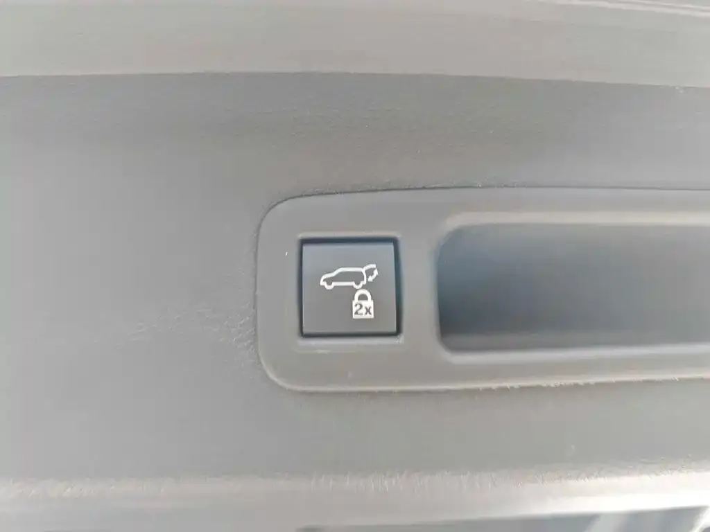 Toyota Sienna 2024 из CN, фото 3