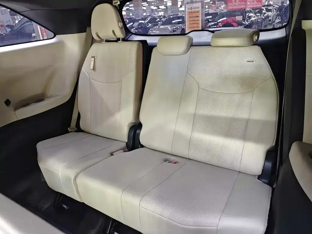 Toyota Sienna 2024 из CN, фото 10