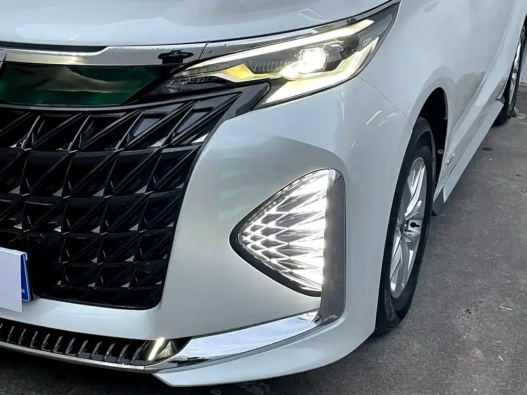 Toyota Granvia 2025 из CN, фото 6