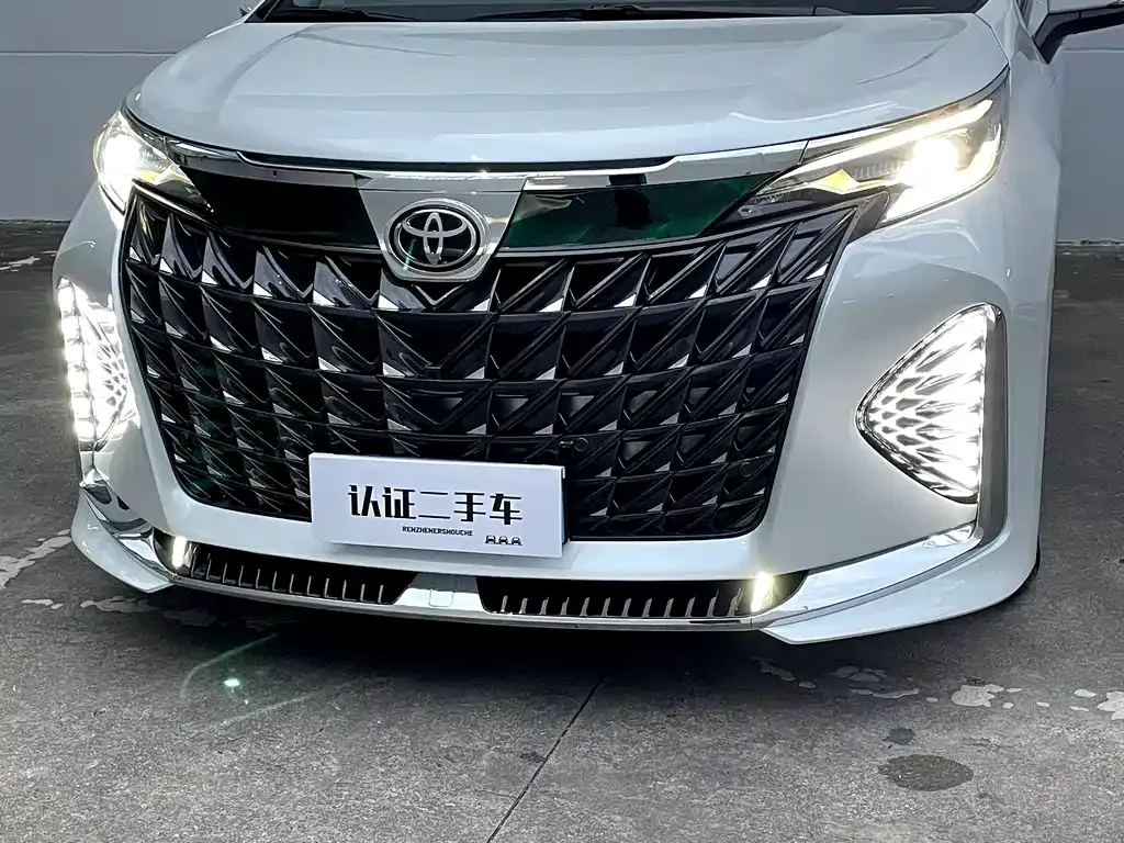 Toyota Granvia 2025 из CN, фото 3