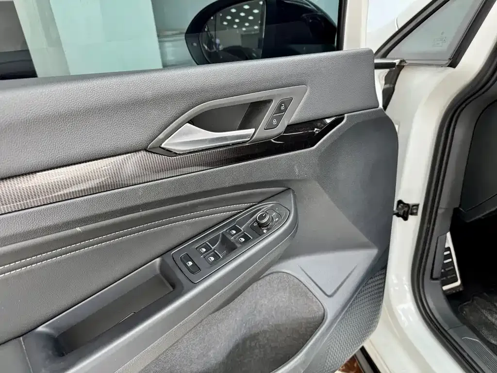 Volkswagen Golf 2021 из CN, фото 6