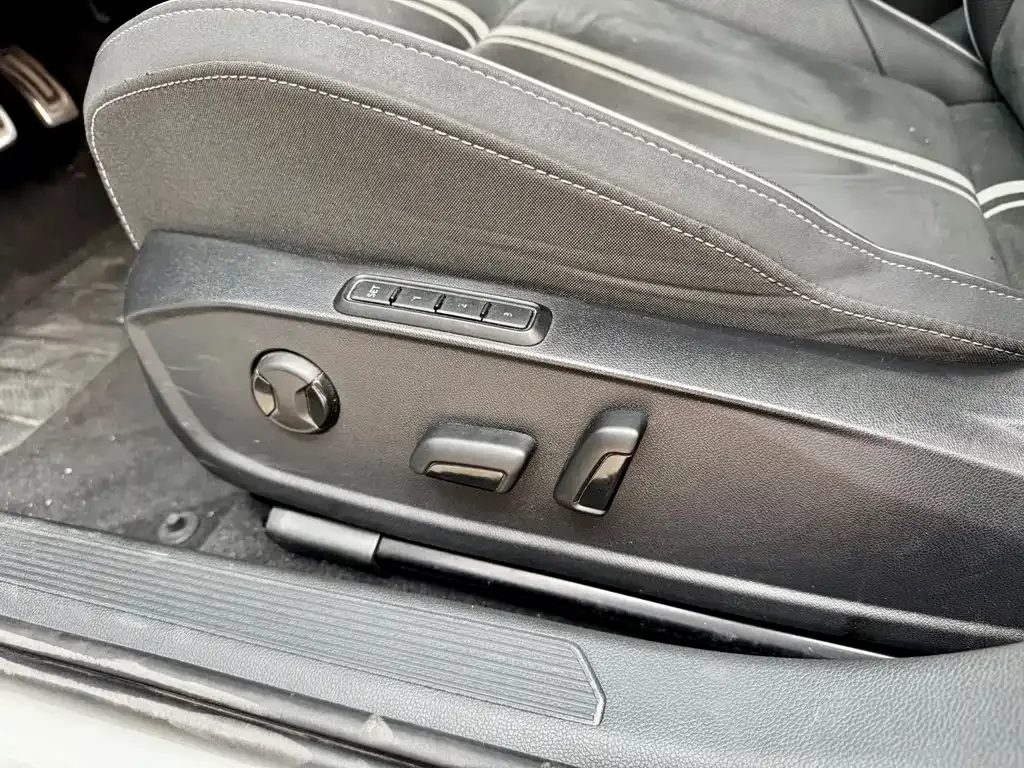 Volkswagen Golf 2021 из CN, фото 10