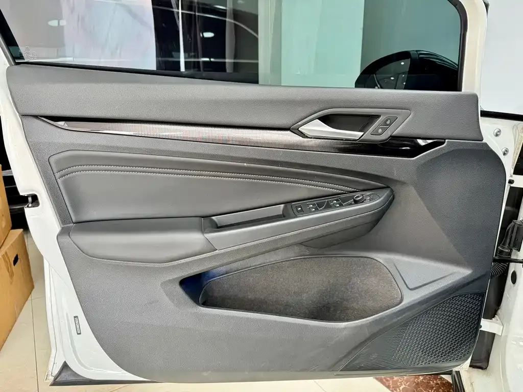 Volkswagen Golf 2021 из CN, фото 9