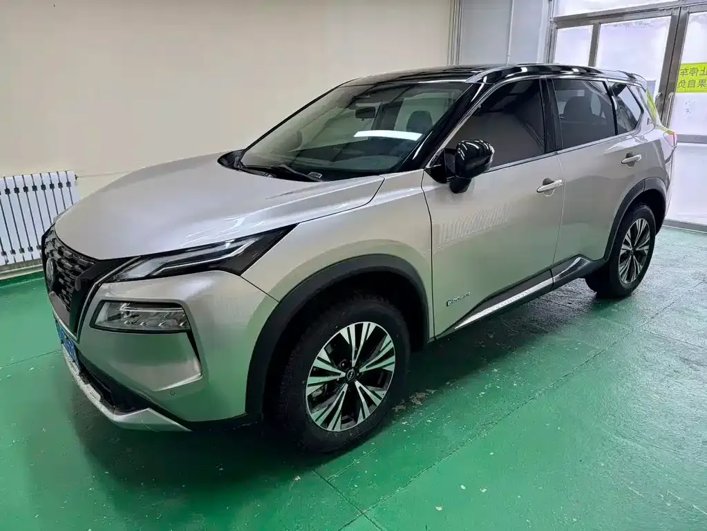 Nissan X-Trail 2023 из CN, фото 1
