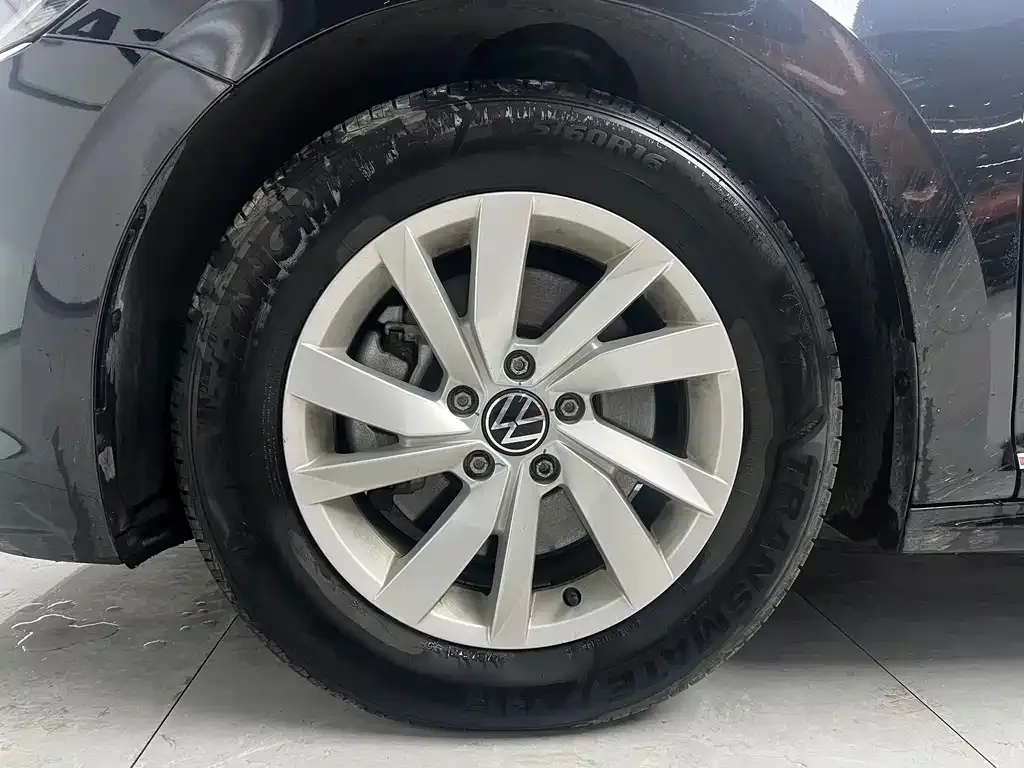 Volkswagen Passat — фото 10