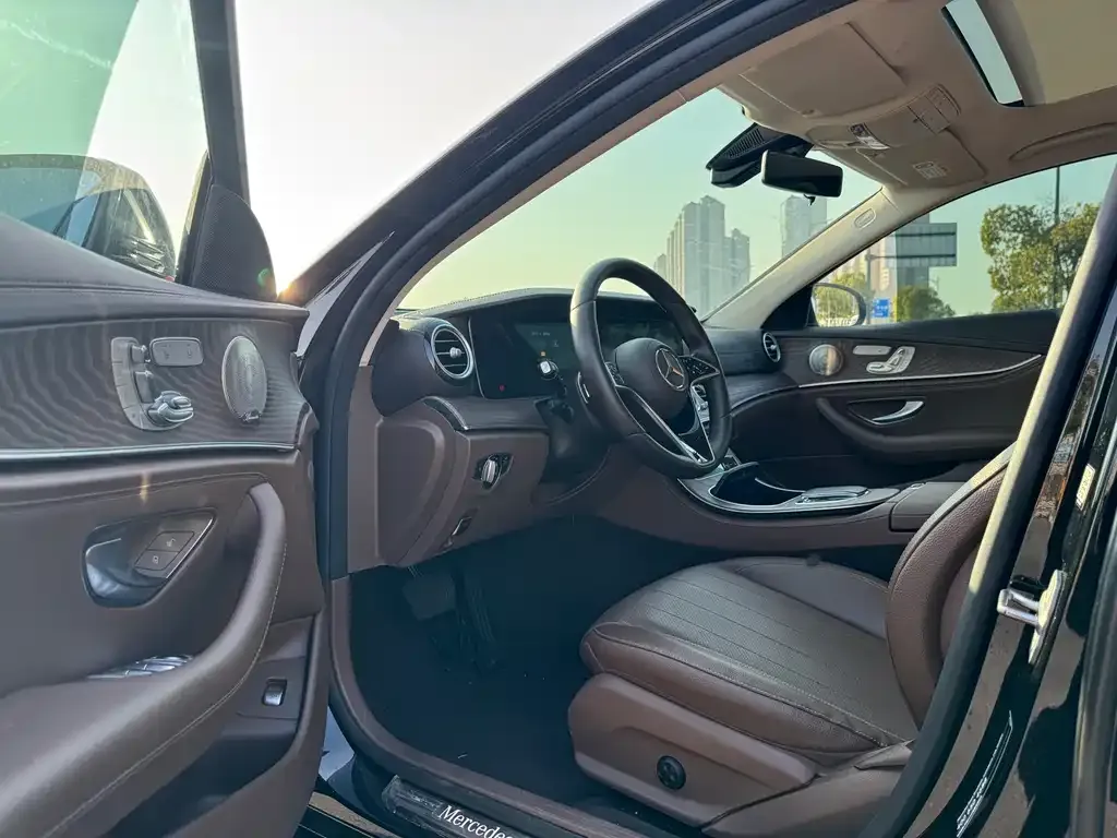 Mercedes-Benz E-Class 2023 из CN, фото 2