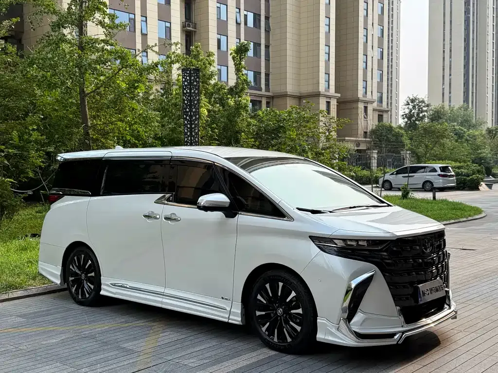 Toyota Alphard 2024 из CN, фото 2