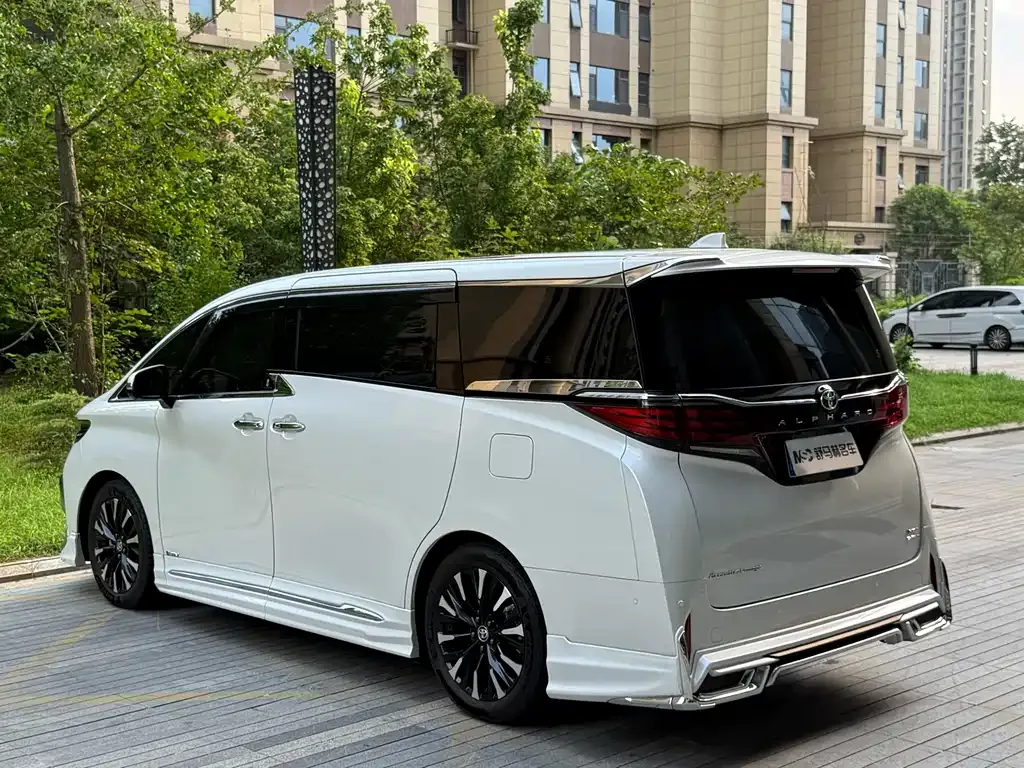 Toyota Alphard 2024 из CN, фото 7
