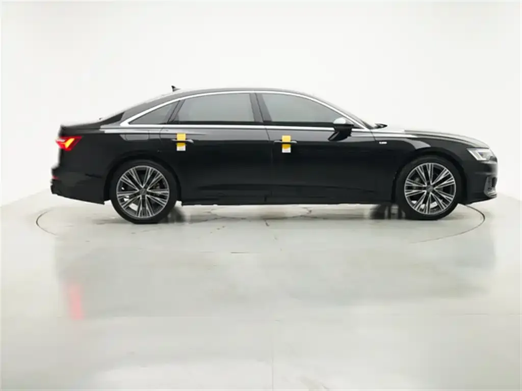 Audi A6L 2021 из CN, фото 10
