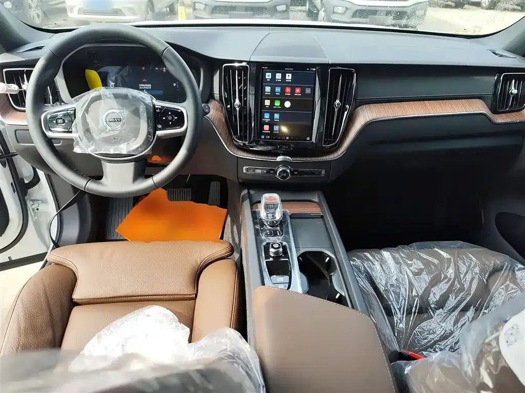 Volvo XC60 2025 из CN, фото 7
