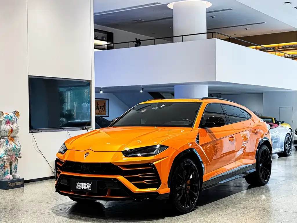 Lamborghini Urus — фото 1