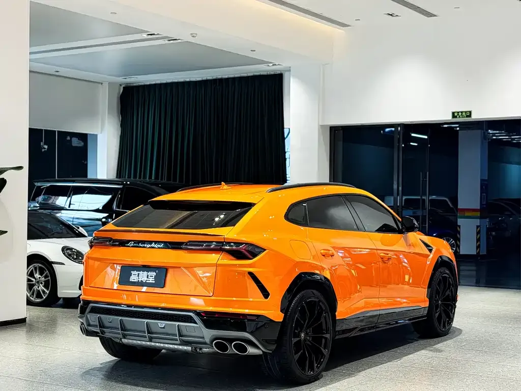 Lamborghini Urus — фото 10