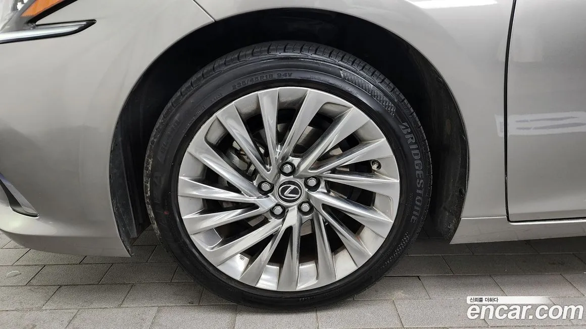 Lexus ES 2025 из KR, фото 4